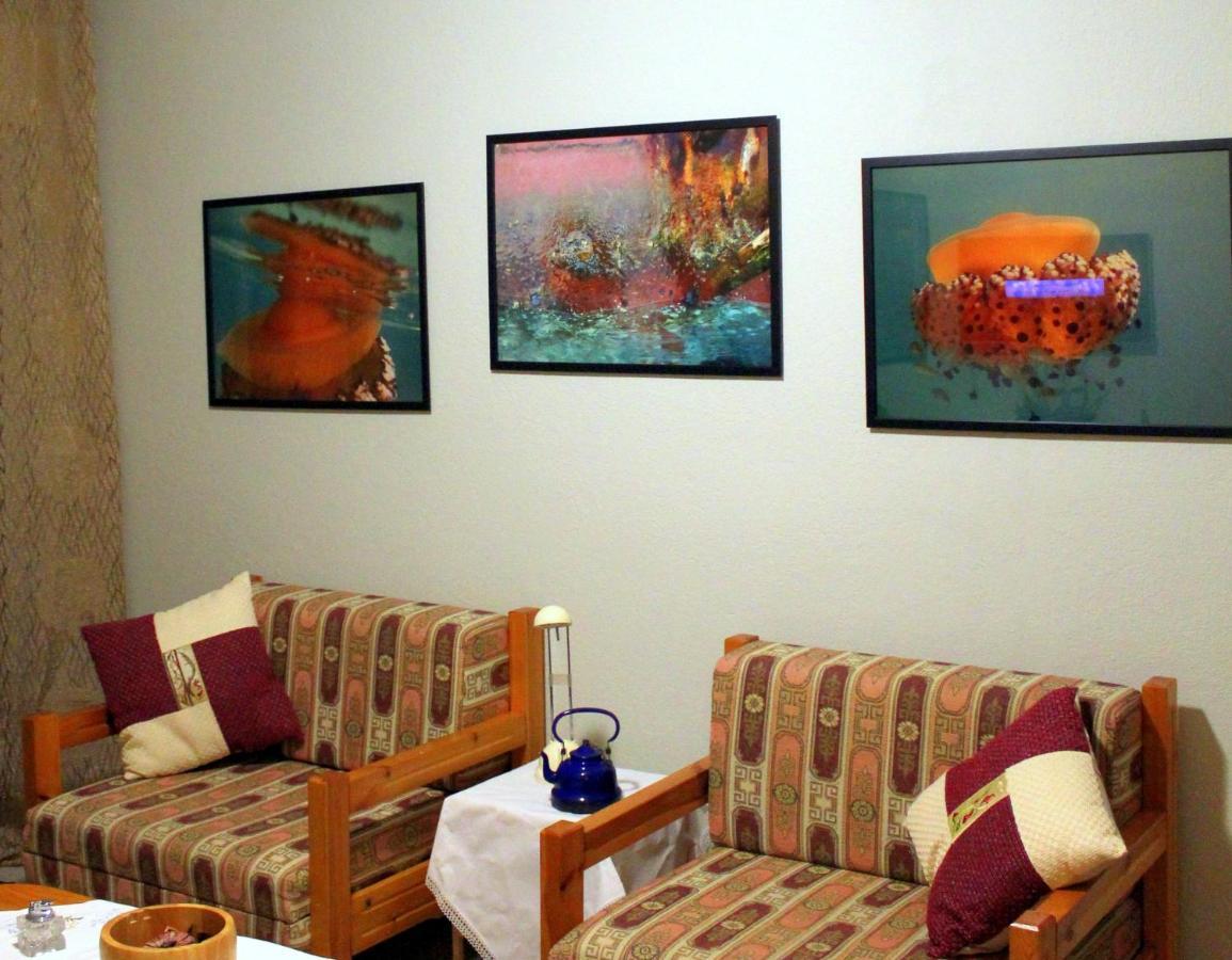 Medusa Beach Apartment, アスプロヴァルタ エクステリア 写真
