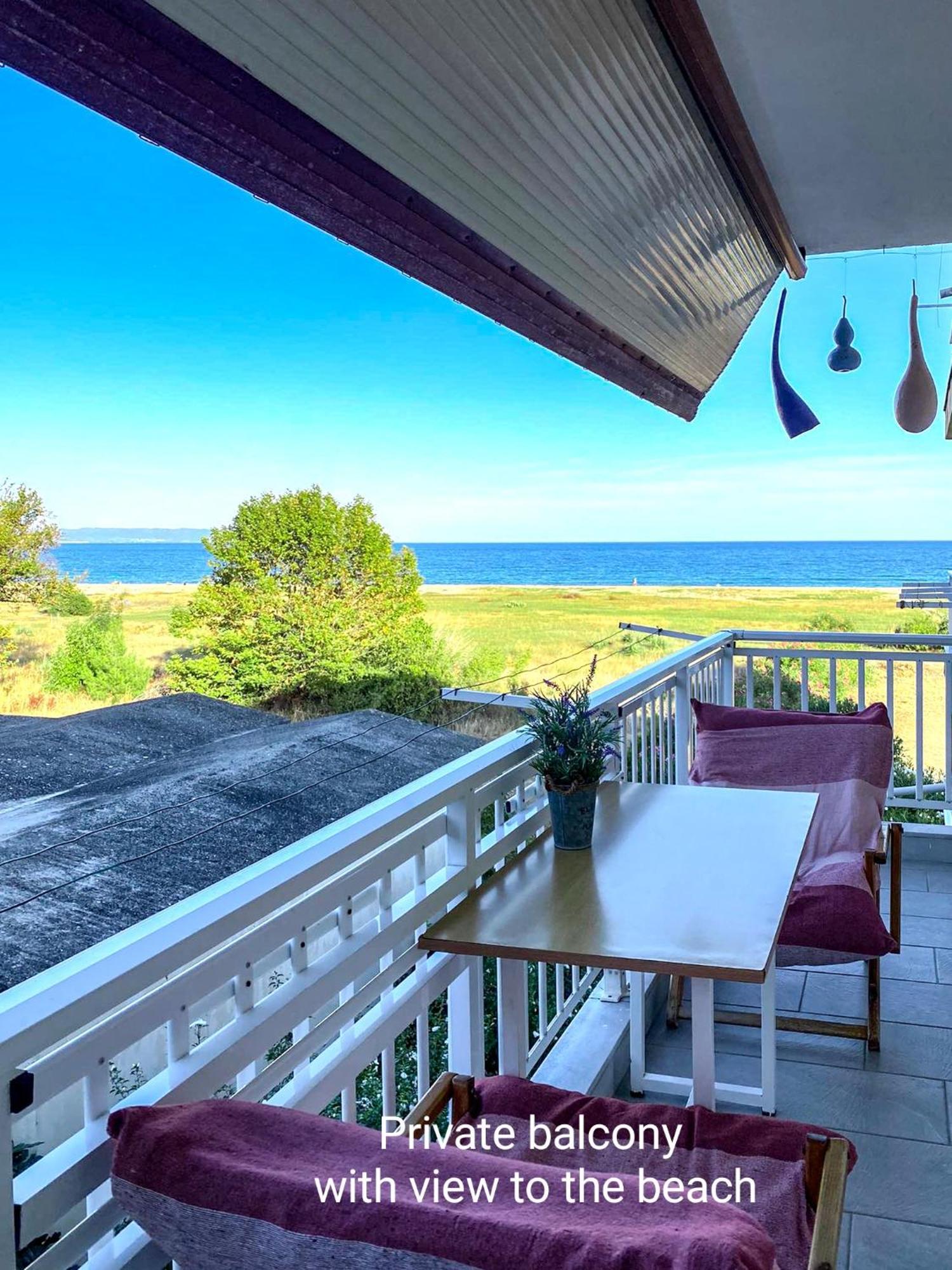 Medusa Beach Apartment, アスプロヴァルタ エクステリア 写真